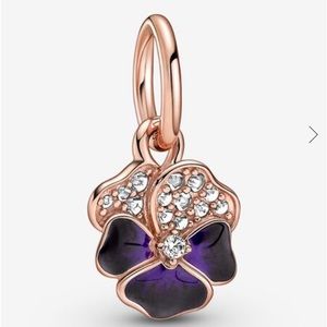 💜💜VIBRANT AND BEAUTIFUL DEEP PURPLE PANSY FLOWER DANGLE CHARM💜💜